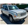 Image 2 : JEEP  PATRIOT 2013 O/S-T SMOG-2 DAYS