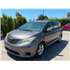 Image 1 : TOYT SIENNA 2011 T-TMU 2 DAYS