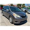 Image 2 : TOYT SIENNA 2011 T-TMU 2 DAYS