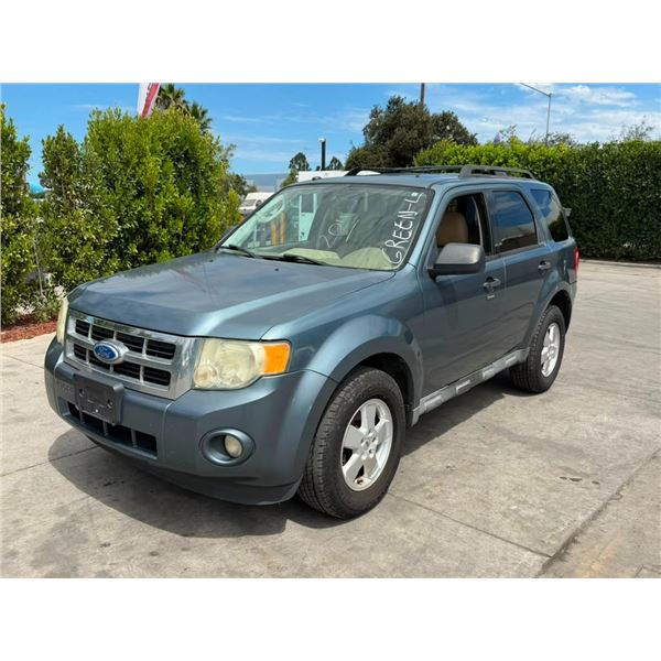 FORD  ESCAPE 2011 O/S TITLE 2 DAYS