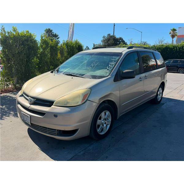 TOYT SIENNA 2004 T-DONATION