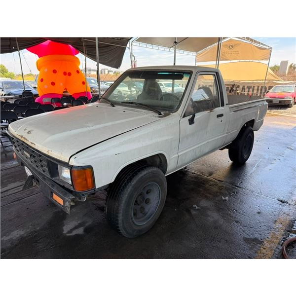 TOYT PICKUP 1986 APP-DUP-SALV-EXPORT ONLY