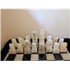 Image 6 : Onyx Marble Chess Set With Carved Board and Pieces
