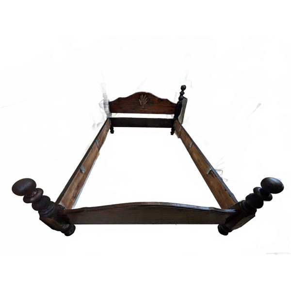 Oak Queen Size 4 Post Bed Frame with Wheat Motif