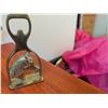 Image 3 : Horse Motif Decor: Brass Figurine Set, Brass Bottle Opener, Metal Wall Art, Pen Stand