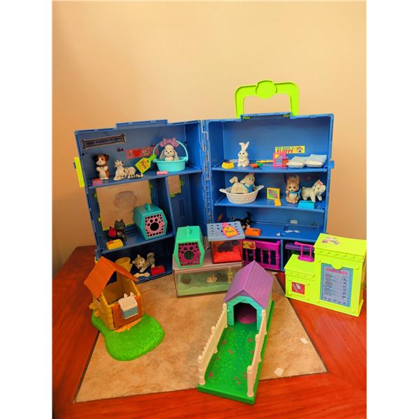 Littlest Pet Shop Kennel Carry Case Playset with Accessories