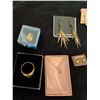 Image 2 : Costume Jewellery Lot: Earrings, Rings and Necklaces