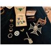 Image 1 : Men's Jewelry Lot: Rings, Cufflinks, Tie Bar, Pendants