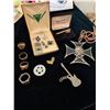 Image 2 : Men's Jewelry Lot: Rings, Cufflinks, Tie Bar, Pendants