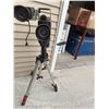 Image 4 : RCA CC016 VHS Camcorder with Tripod