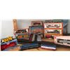 Image 2 : HO Scale Model Train Set With Rolling Stock, Track, Books, Mixed Brands
