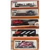 Image 5 : HO Scale Model Train Set With Rolling Stock, Track, Books, Mixed Brands