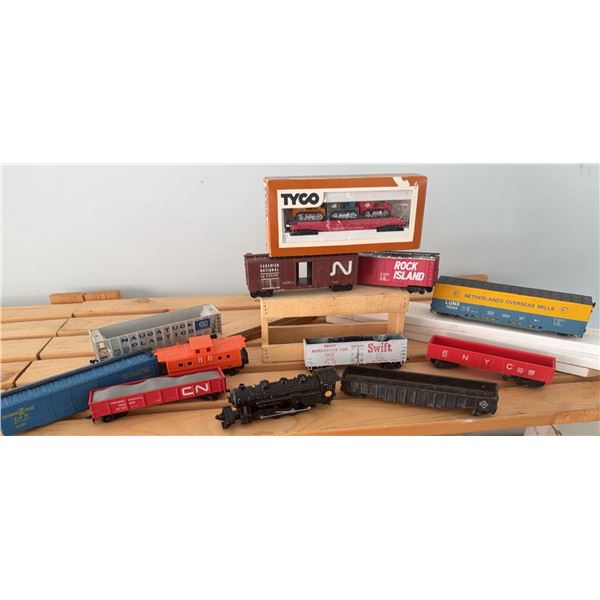 HO Scale Model Train Cars and Tyco Locomotive Lot