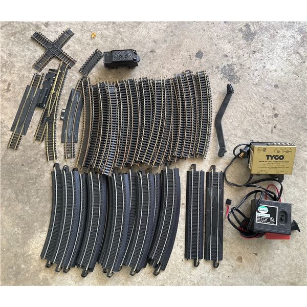 HO Scale Train Track Lot with TYCO Transformer