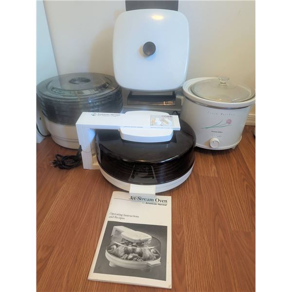 Kitchen Appliance Lot: Jet-Stream Oven, Crock Watcher, Electric Skillet, Food Dehydrator