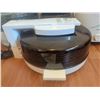 Image 3 : Kitchen Appliance Lot: Jet-Stream Oven, Crock Watcher, Electric Skillet, Food Dehydrator