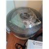Image 7 : Kitchen Appliance Lot: Jet-Stream Oven, Crock Watcher, Electric Skillet, Food Dehydrator