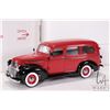 Image 2 : Danbury Mint limited edition 1: 24th scale die cast 1946 Chevrolet Suburban