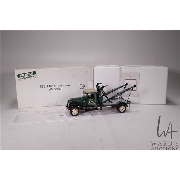 Danbury Mint limited edition 1: 24th scale die cast 1930 International Wrecker