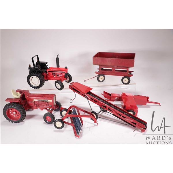 Selection of die cast and tin 1/18th scale farm toys including an International 1026, an Internation