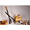 Image 4 : 4 VIntage pressed tin Tonka Toys including front end loader, excavator, grader, and a T6 dozer