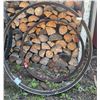 Image 3 : Metal Wagon Wheel Rims and Decorative Lantern