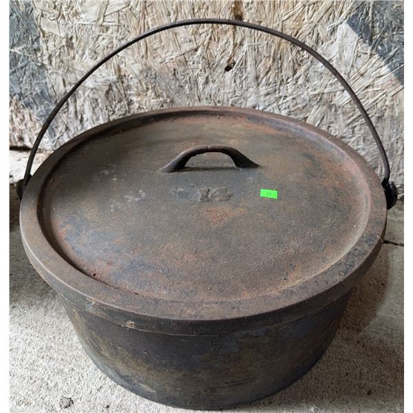 Cast Iron Dutch Oven with Bail Handle and Lid, Size 12