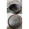 Image 2 : Cast Iron Dutch Oven with Bail Handle and Lid, Size 12