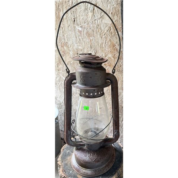 Rayo No. 8 Metal and Glass Kerosene Lantern