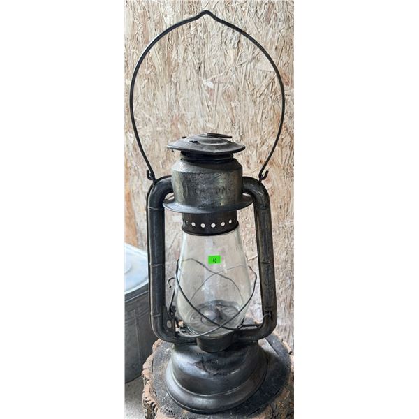 Beacon Metal Kerosene Lantern with Glass Globe
