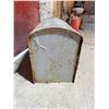 Image 2 : Metal Mailbox With Curved Lid And Mounting Bracket