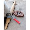 Image 3 : 5 Assorted Vintage Kitchen Tools
