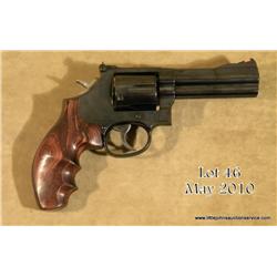Smith & Wesson Model 586-5 DA revolver, blue  finish, custom smooth deluxe wood finger groove  grips
