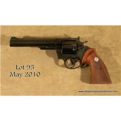 COLT Trooper MK III, # J17916, .357 Mag., 6"  barrel, blued finish, checkered medallion grips.   Rev