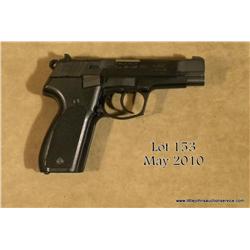 WALTHER P88, # 010080, 9mm, 4" barrel, blued  finish with checkered plastic grips. Pistol is in  ver