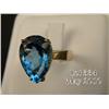 Image 3 : Superb10 karat yellow gold ladies ring set with a  large pear shape sky blue topaz weighing approx. 