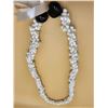 Image 5 : Hawaiian Mongo Shell Lei w/ Black Kukui Nuts & Tie Close