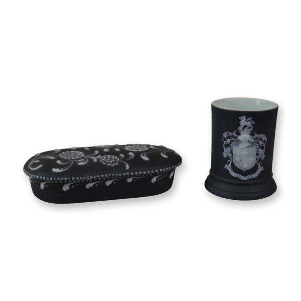 2pc Wedgwood Black Jasperware Dip Trinket Box by Harry Barnard and Commemorative Josiah Wedgwood Vas