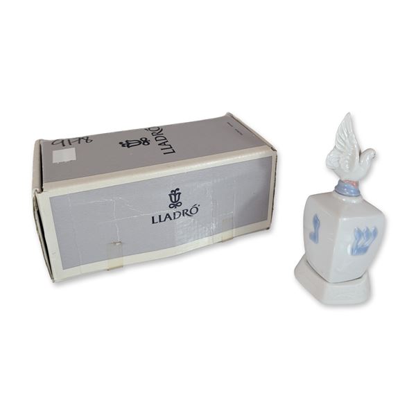 Lladro Spanish Porcelain Dreidel with Dove 01006678