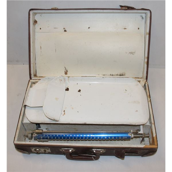#732 Vintage Baby Scale Lindells Vågfabrik Sweden