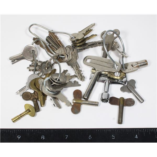 #884 Giant Lot of Vintage Keys assorted Types