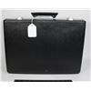 Image 1 : #1002 Vintage 1970's Briefcase with locks