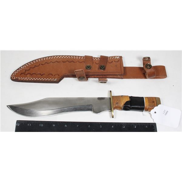 #1009 Large Knife in Leather Sheath for Repair