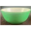 Image 10 : Kitchen Lot: Pyrex Mixing Bowls, Coffee Carafe, Aluminium Cookware, Silver Plate Forks