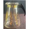 Image 12 : Kitchen Lot: Pyrex Mixing Bowls, Coffee Carafe, Aluminium Cookware, Silver Plate Forks