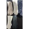 Image 2 : Ladies' Gloves and Scarves