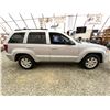 Image 11 : PARKSVILLE - 2010 JEEP GRAND CHEROKEE GREY 162535 MILES - 100929-2