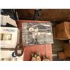 Image 8 : Assorted Home Décor & Household Accessories Lot