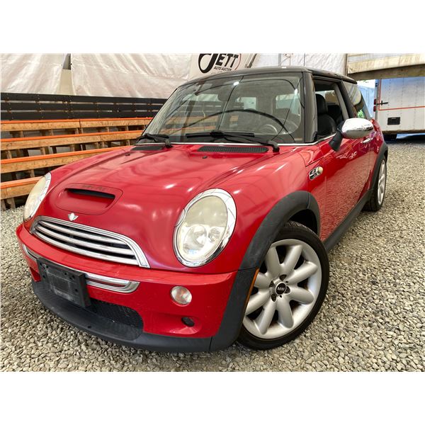 PARKSVILLE - 2004 MINI COOPER RED 255861 KMS - D79244-3