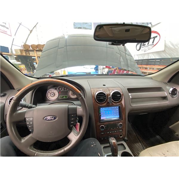 PARKSVILLE - 2008 FORD TAURUS X BLACK 242338 KMS - A06374-2